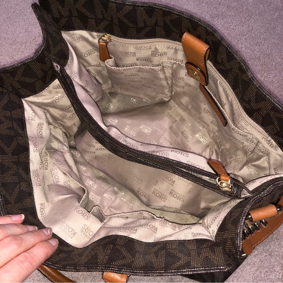 Michael Kors large Hamilton Logo Brown satchel - Picture 9 of 15